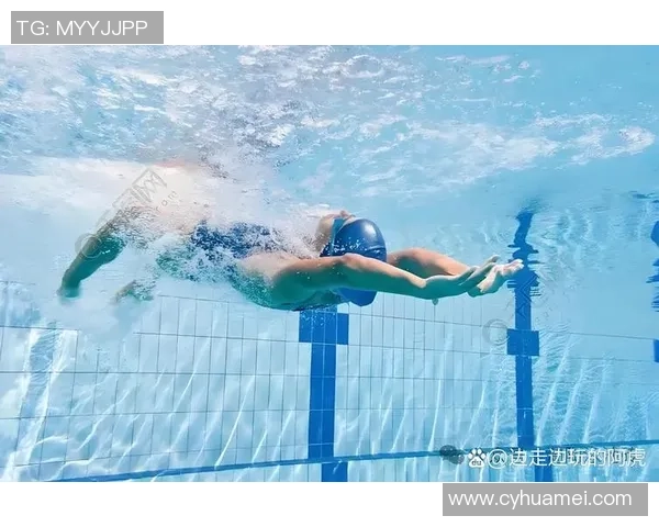 国外足坛巨星展现强健肌肉线条彰显力量与速度完美结合魅力