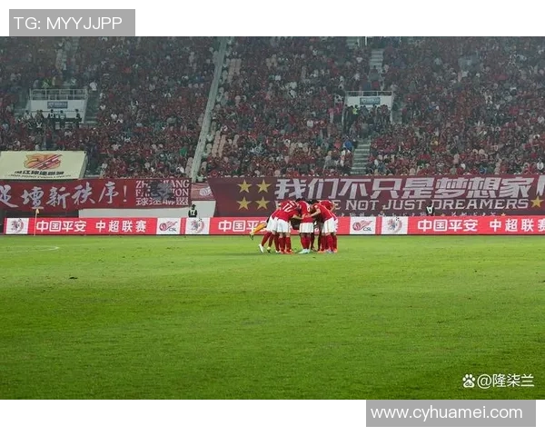 外国球星亲临中国足球赛场 见证中超魅力与发展潜力 外国球星亲临中国足球赛场 见证中超魅力与发展潜力